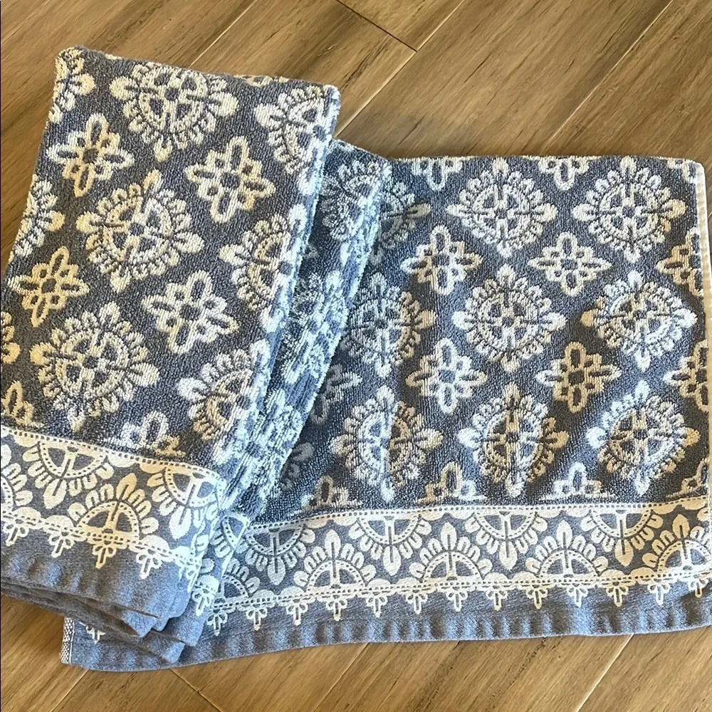 Pottery Barn Alva Jacquard Blue and White Organic Cotton Hand Towels set of 4